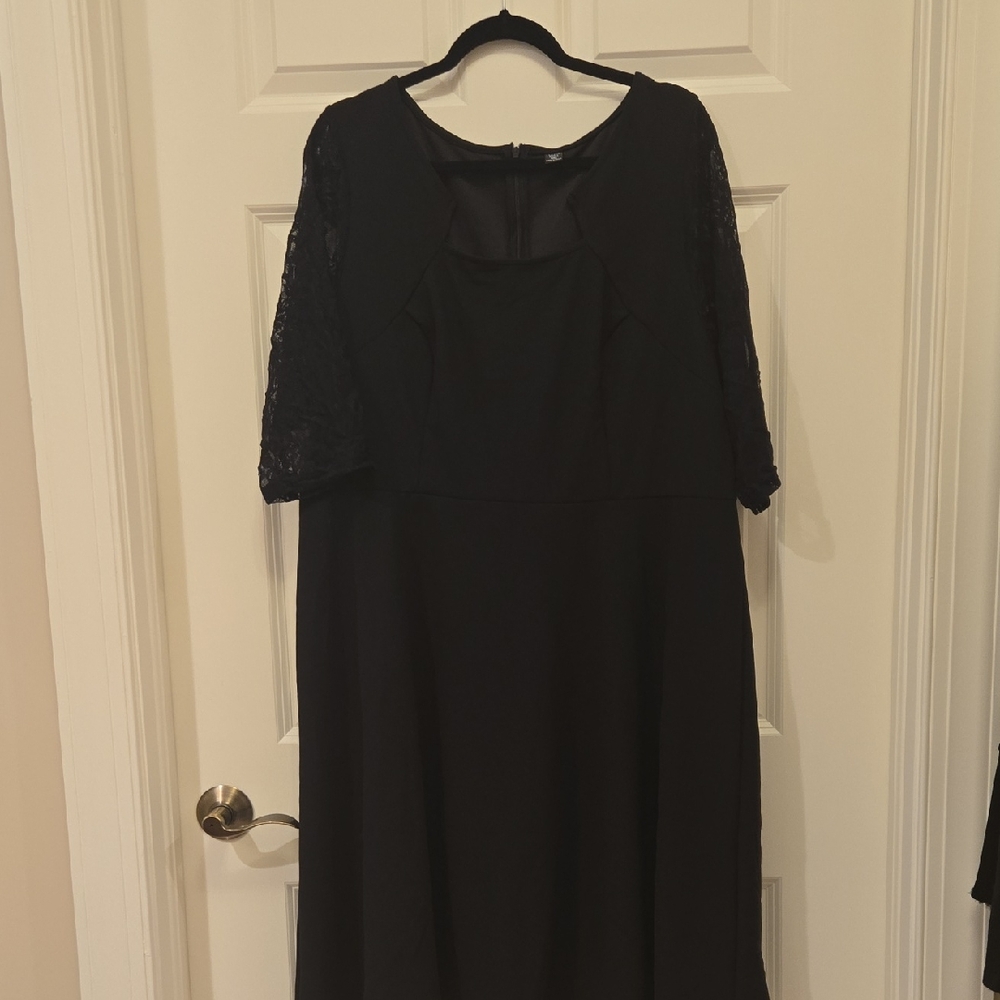 Elegant Black Lace Sleeve Dress